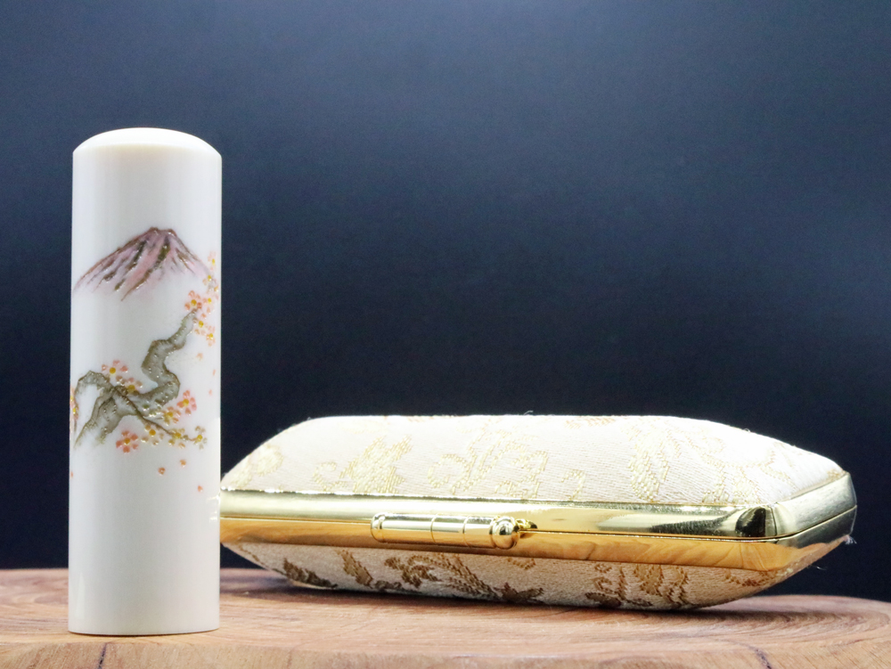 宝泉作「春:桜と富士山」彫刻入り象牙はんこ ¥880,000